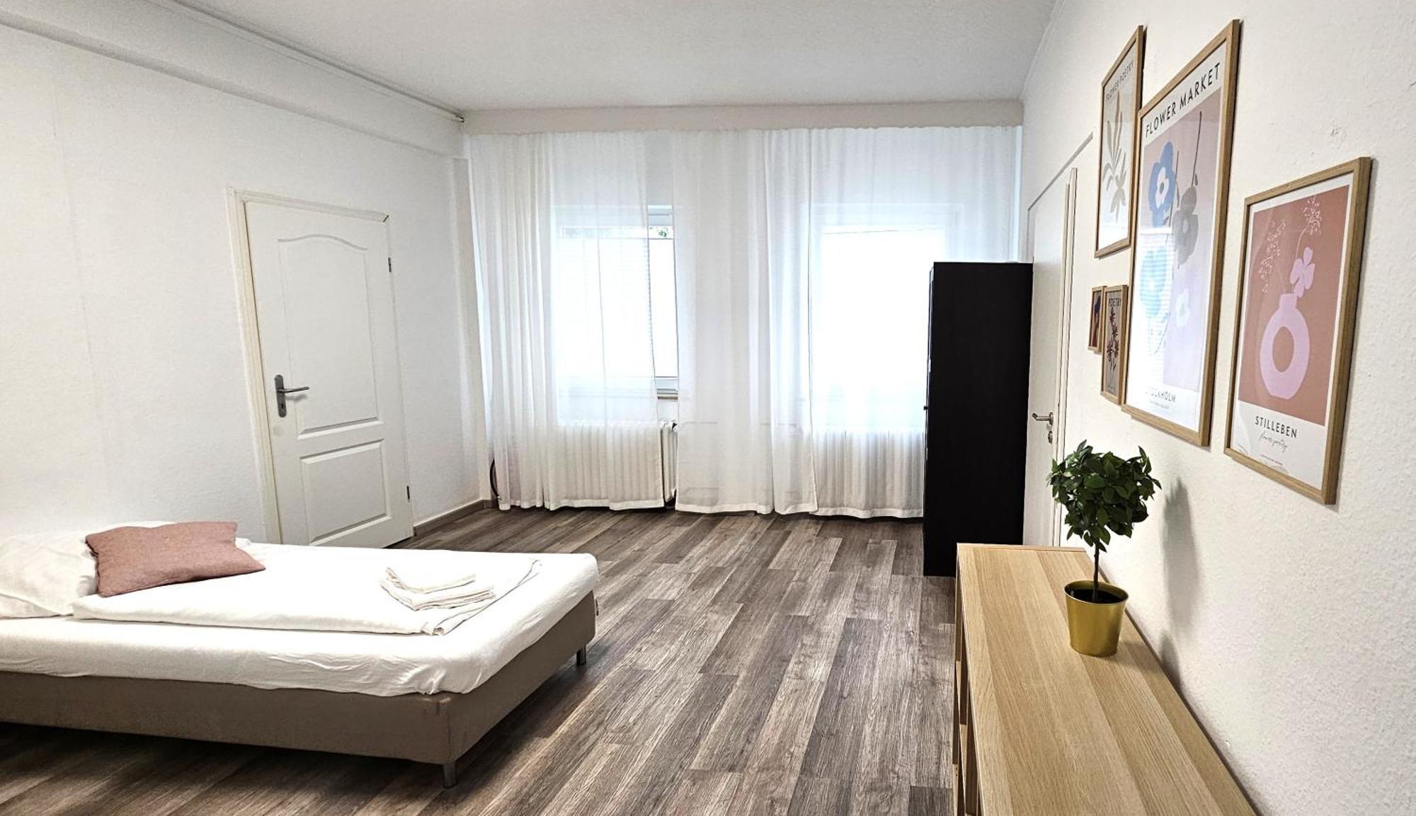 Tolstov-hotels Spacious House Appartement Düsseldorf