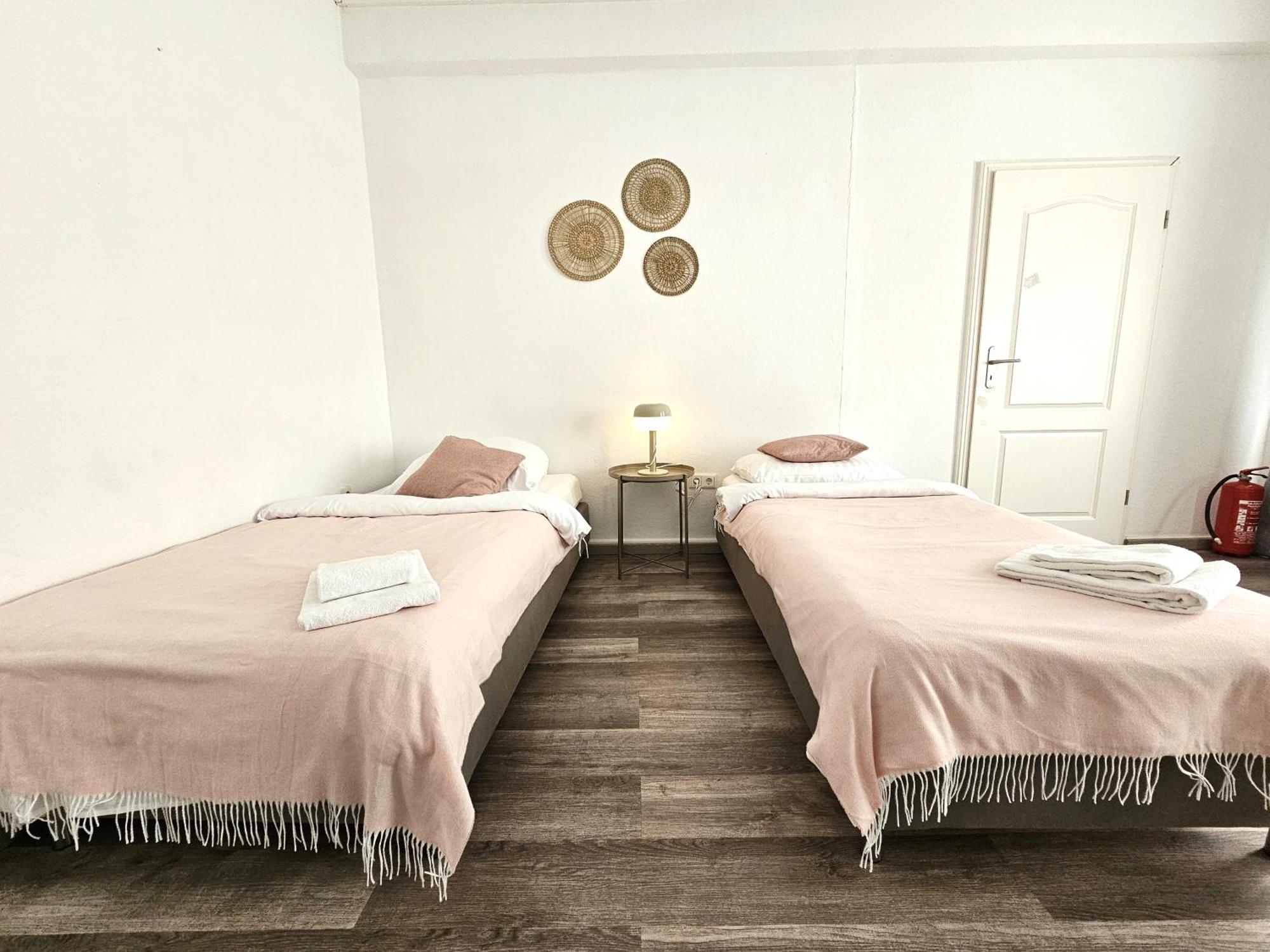 Appartement Tolstov-hotels Spacious House Düsseldorf