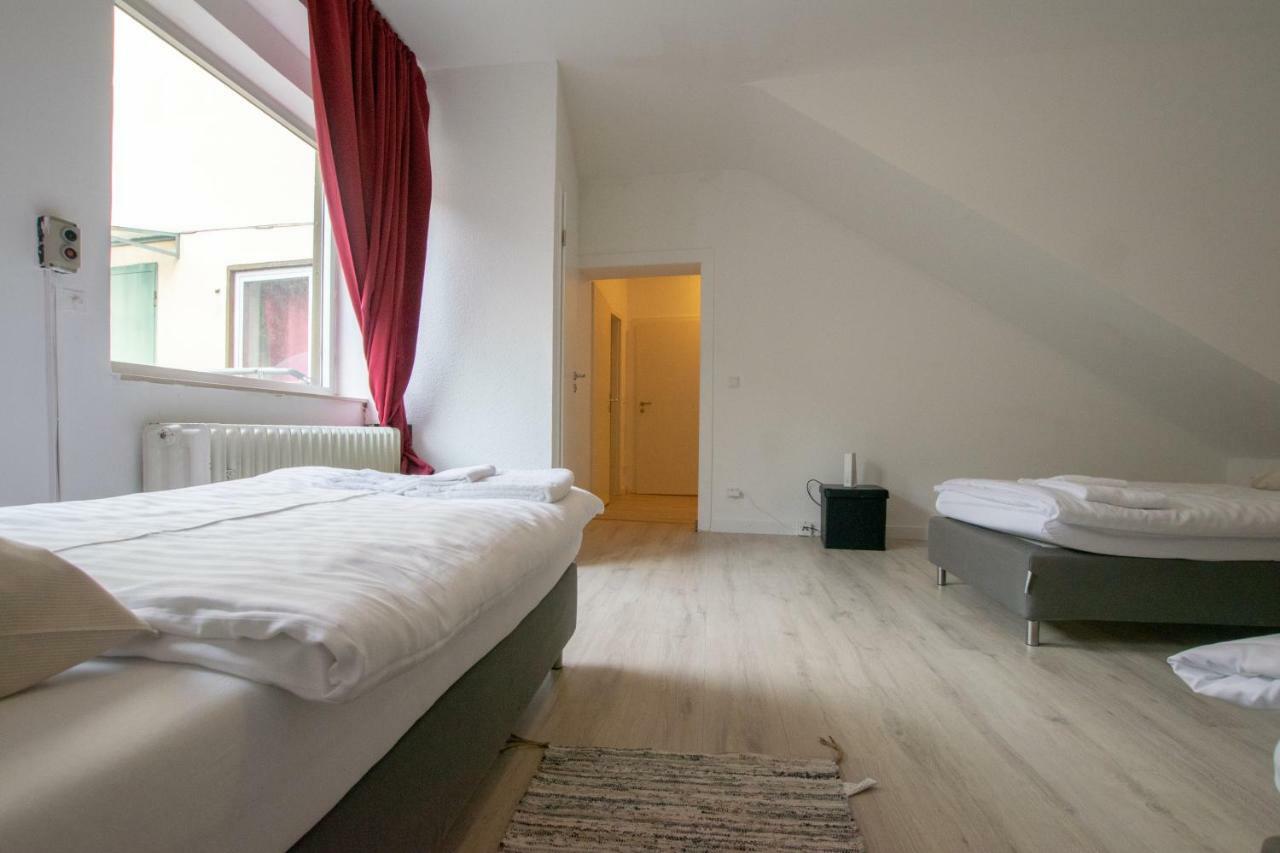Tolstov-hotels Spacious House * Düsseldorf